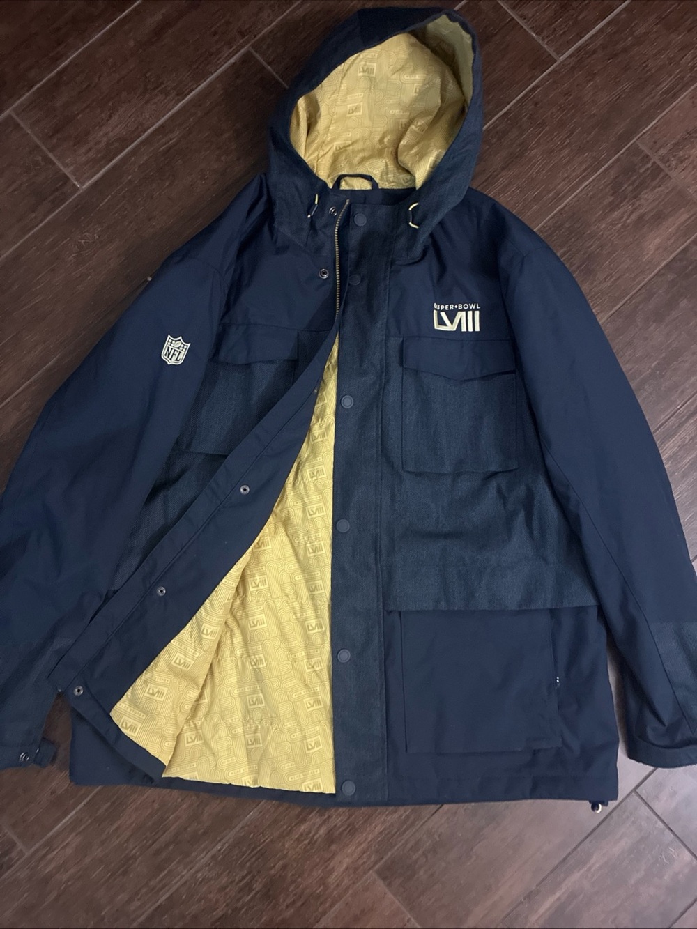 NWOT NFL Super Bowl LVIII LAS Vegas media/staff parka. Men’s size large